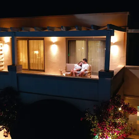 Yacht Club Hotel