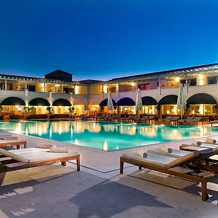 Yacht Club Szálloda 5*