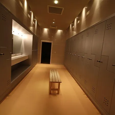 Yacht Club Hotel 5*