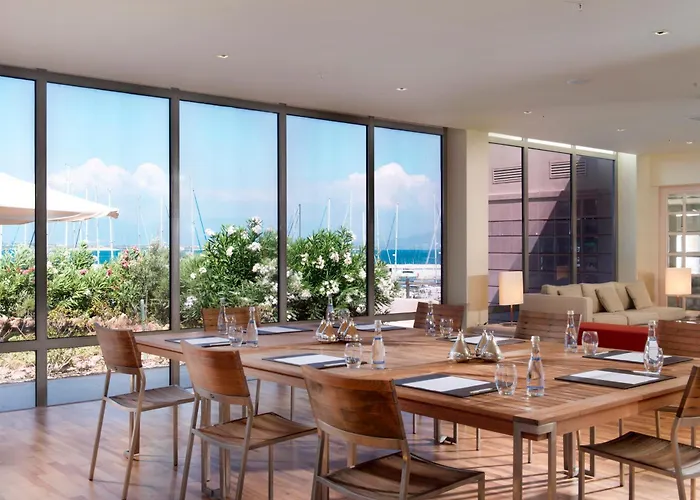 Hotel Yacht Club 5*